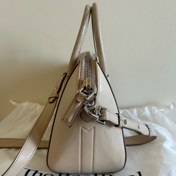 Givenchy Mini Antigona Bag - Picture 4 of 11